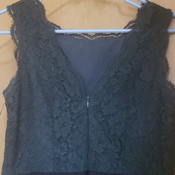 Emerald lacy dress - Picture 4 of 4